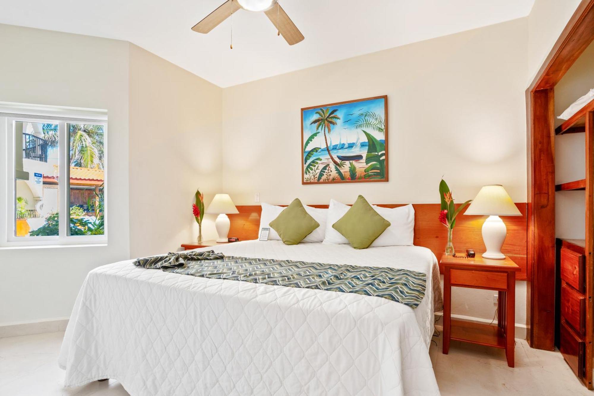Sunbreeze Suites San Pedro  Exteriér fotografie