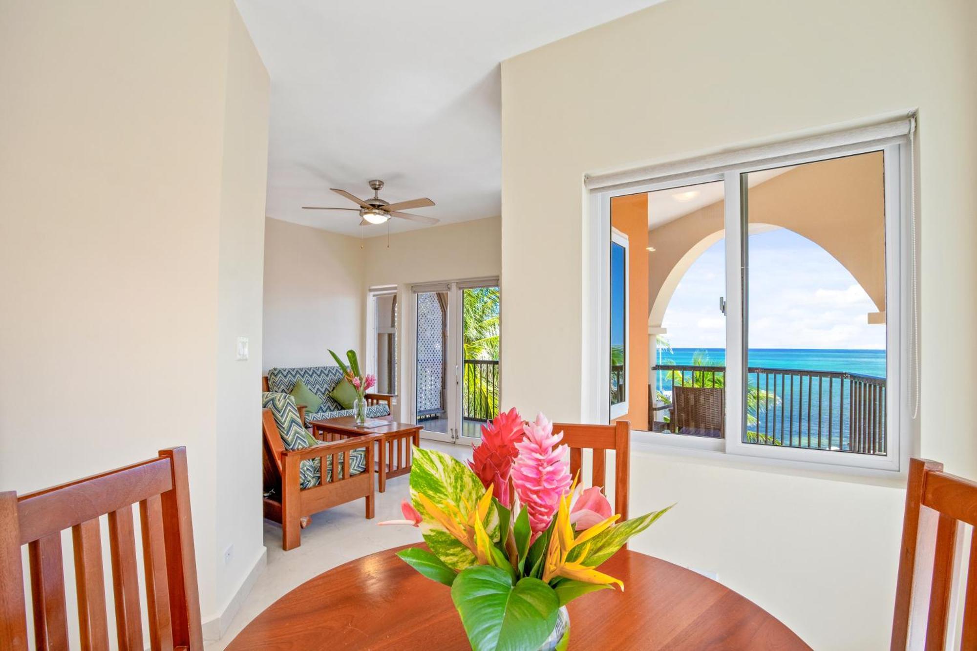 Sunbreeze Suites San Pedro  Exteriér fotografie