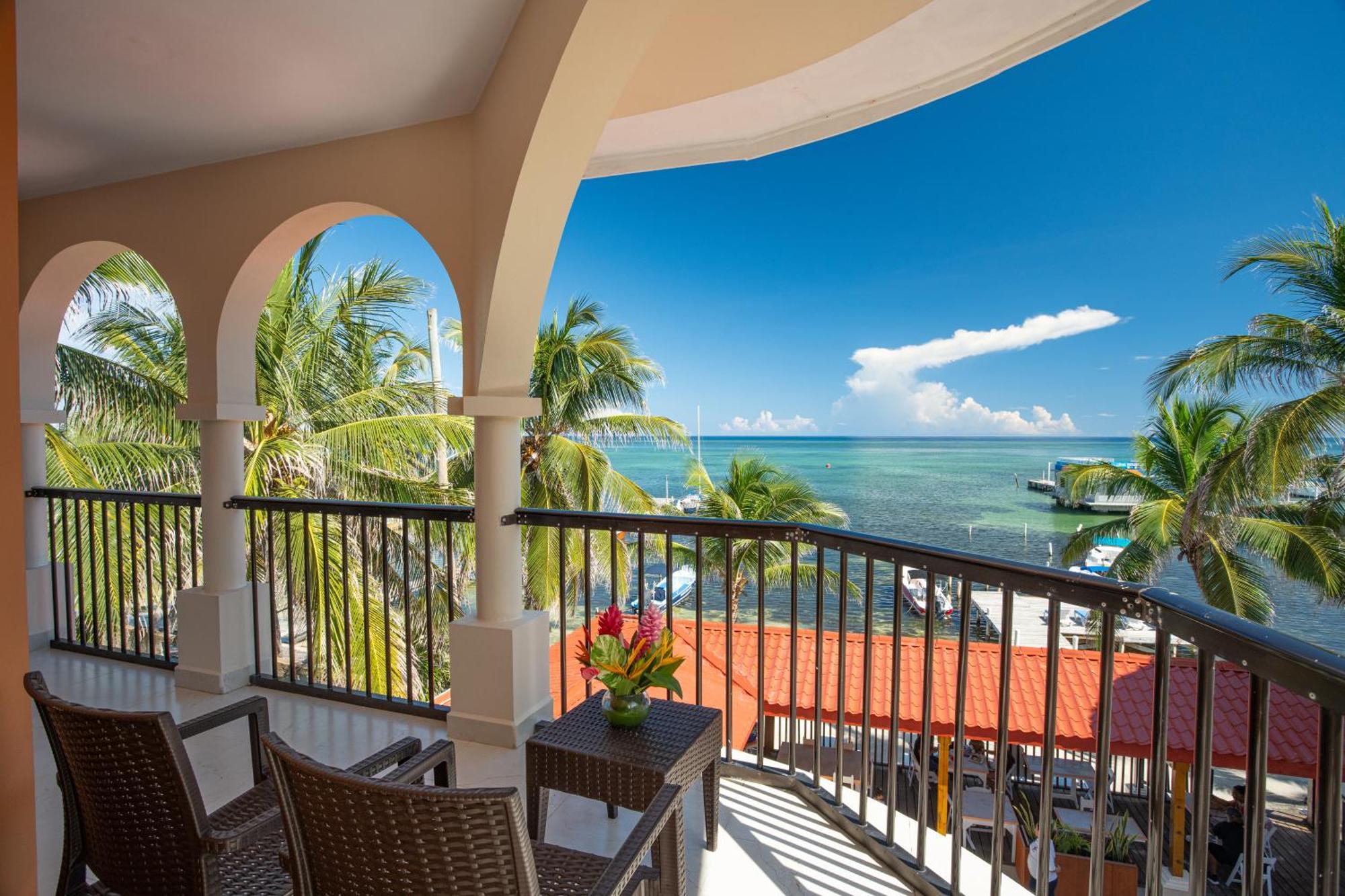Sunbreeze Suites San Pedro  Exteriér fotografie