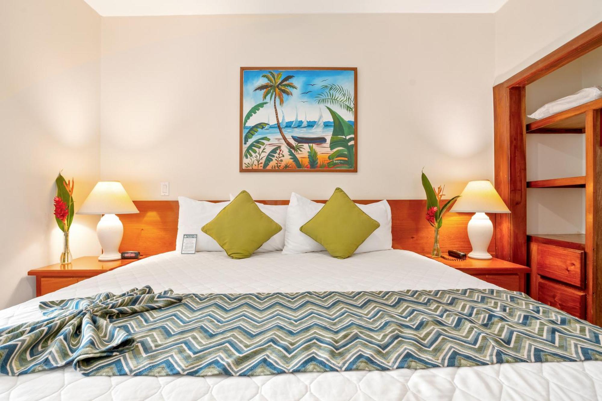 Sunbreeze Suites San Pedro  Exteriér fotografie