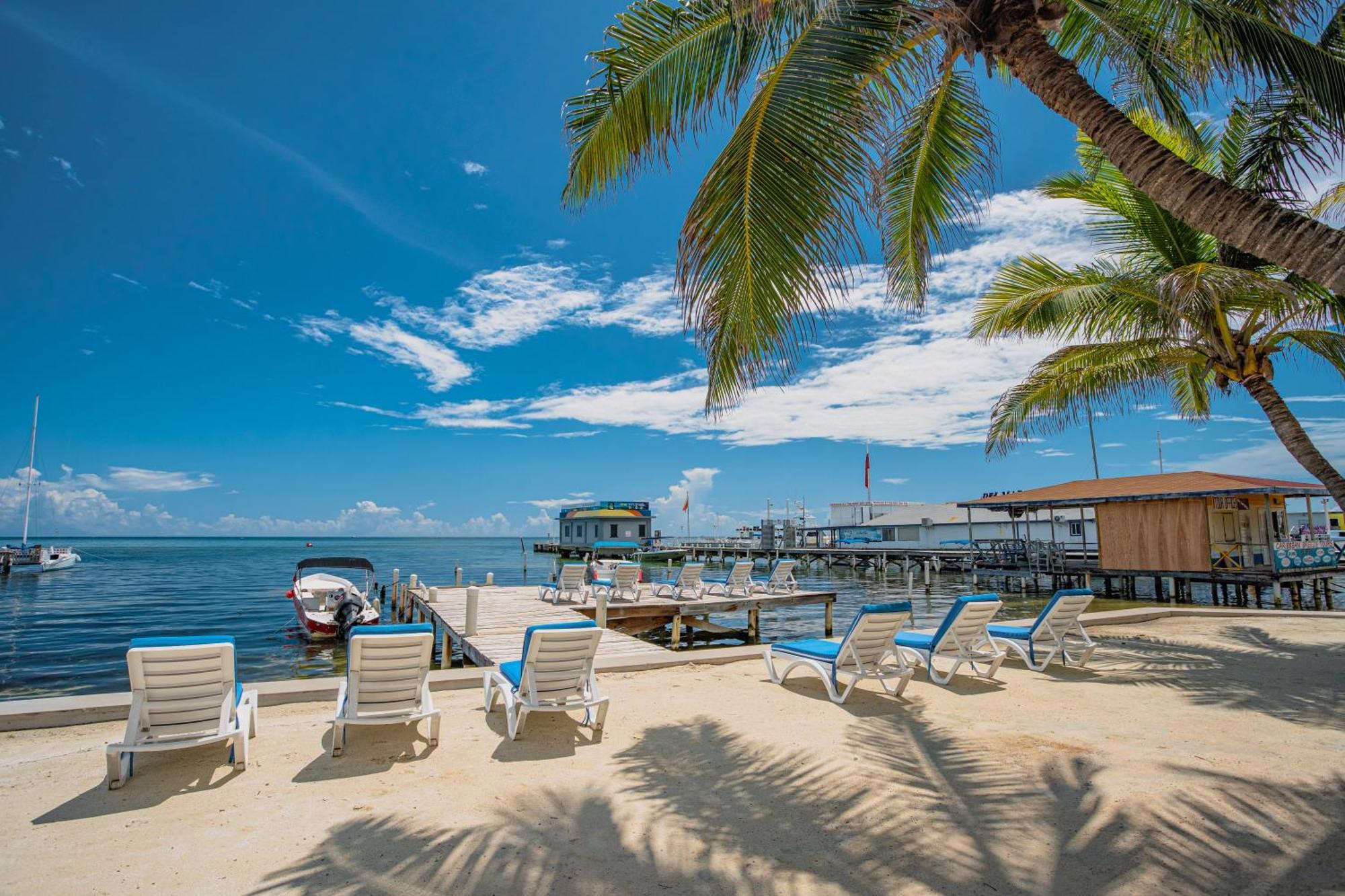 Sunbreeze Suites San Pedro  Exteriér fotografie