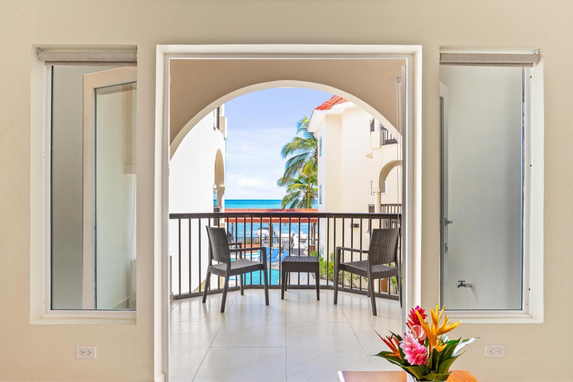 Sunbreeze Suites San Pedro  Exteriér fotografie